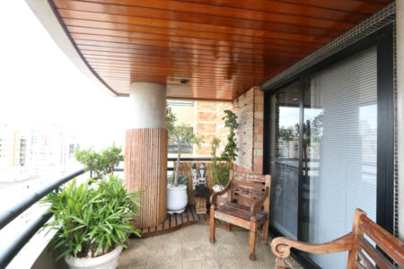 Apartamento à venda com 4 quartos, sendo 2 suítes,  em Vila Uberabinha, São Paulo, SP