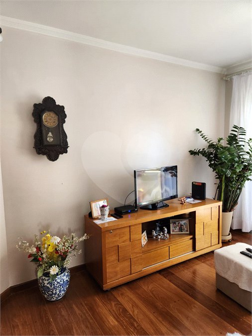Apartamento à venda com 3 quartos, sendo 1 suíte,  em Vila Monumento, São Paulo, SP