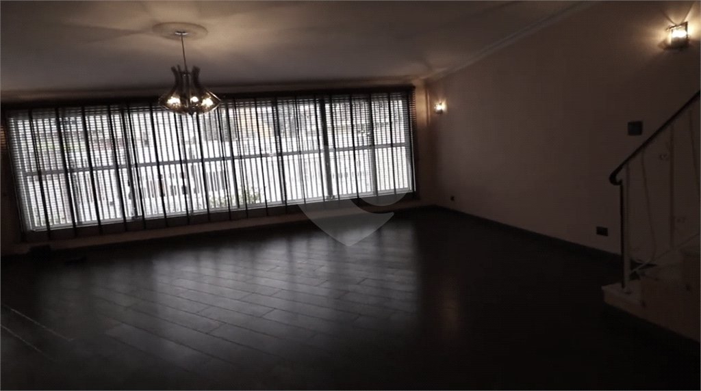 Sobrado à venda com 4 quartos em Vila Guilherme, São Paulo, SP
