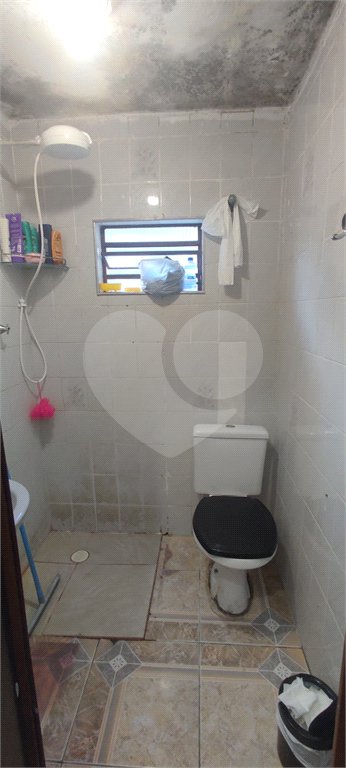 Sobrado à venda com 6 quartos, sendo 1 suíte, em Vila Acoreana, Poá, SP