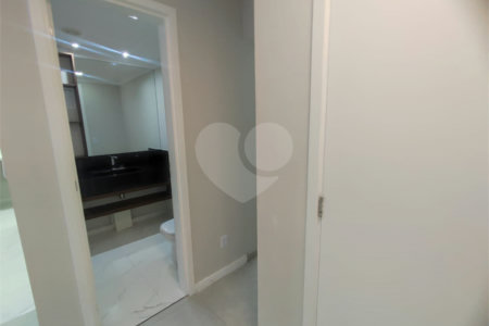 Apartamento à venda com 3 quartos, sendo 2 suítes,  em Jardim Arpoador, São Paulo, SP