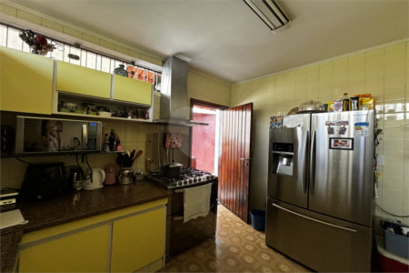 Sobrado à venda com 4 quartos, sendo 1 suíte, em Vila Ester (zona Norte), São Paulo, SP