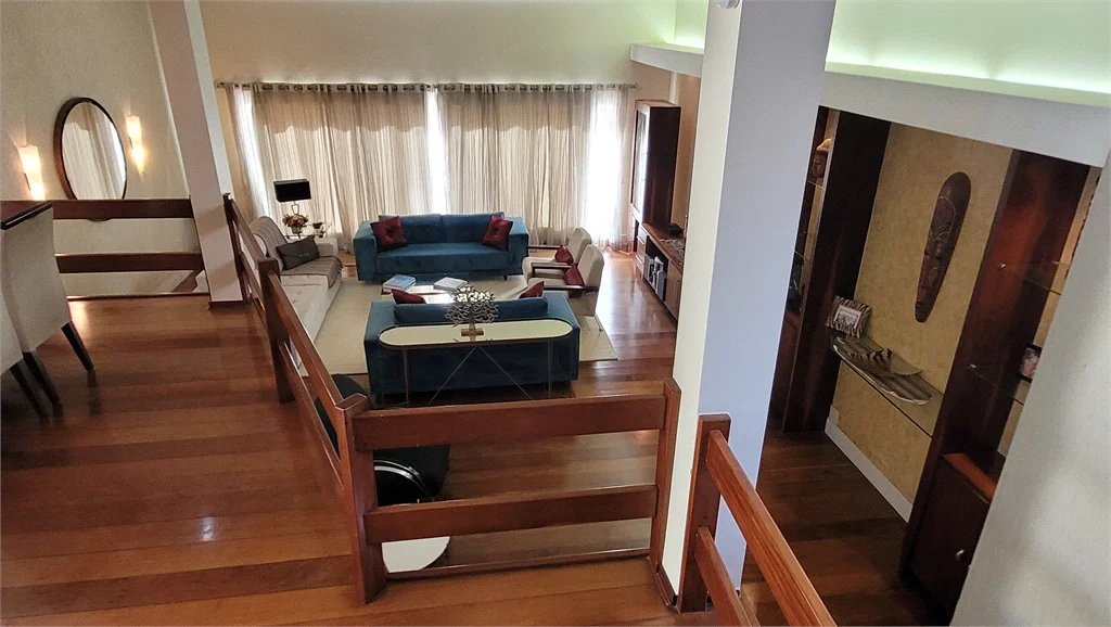 Sobrado à venda com 4 quartos, sendo 3 suítes, em Brooklin Paulista, São Paulo, SP