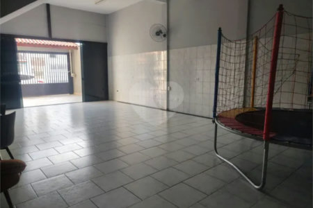 Sobrado à venda com 3 quartos, sendo 1 suíte, em Jardim São Guilherme, Sorocaba, SP