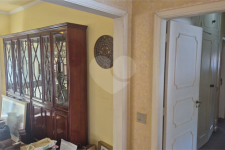 Casa à venda com 4 quartos, sendo 3 suítes,  no condomínio Chácara das Rosas, São Paulo - SP