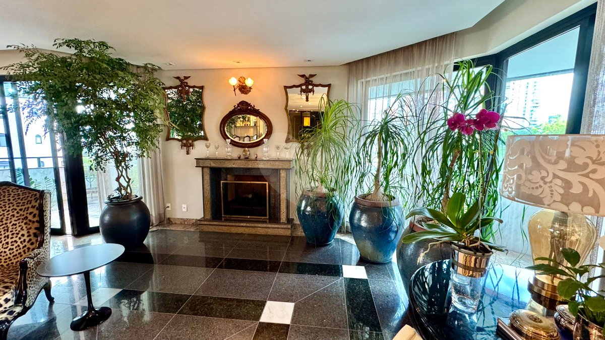 Apartamento à venda com 4 suítes em Moema, São Paulo, SP
