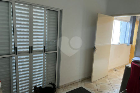 Sobrado à venda com 3 quartos em Cidade Kemel, São Paulo, SP