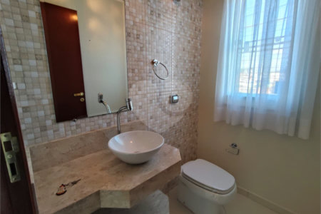 Sobrado à venda ou para alugar com 3 quartos, sendo 1 suíte,  em Jardim Itália, Itapetininga, SP