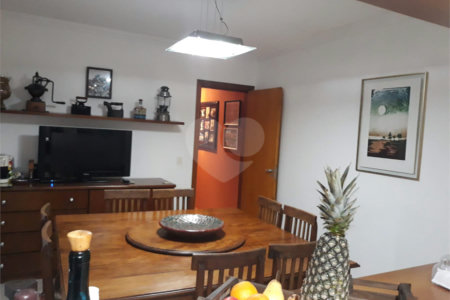 Sobrado à venda com 3 suítes em Ferreira, São Paulo, SP