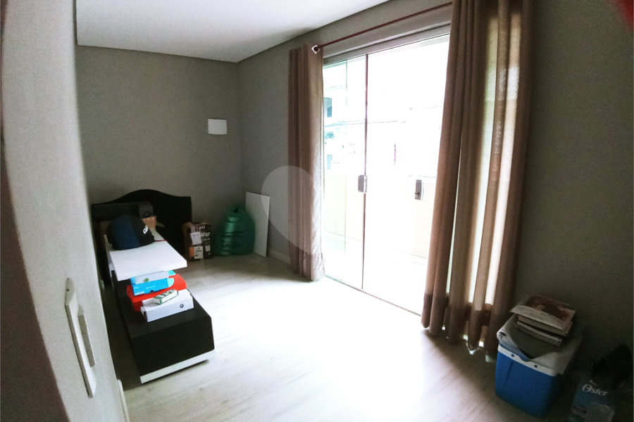 Sobrado à venda com 3 quartos no Brasilândia, São Paulo, SP