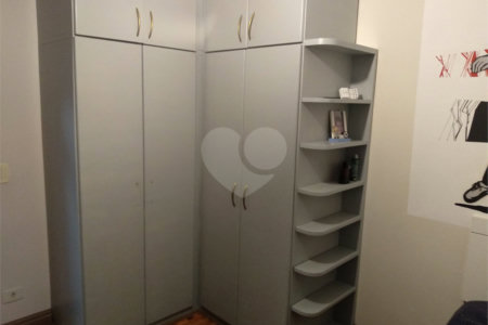 Sobrado à venda com 4 quartos, sendo 2 suítes,  em City Campo Grande, São Paulo, SP