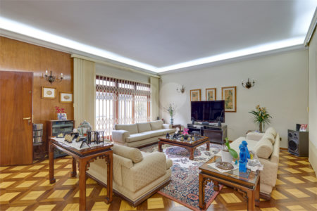 Casa Térrea à venda com 4 quartos, sendo 2 suítes, em Alto da Boa Vista, São Paulo, SP
