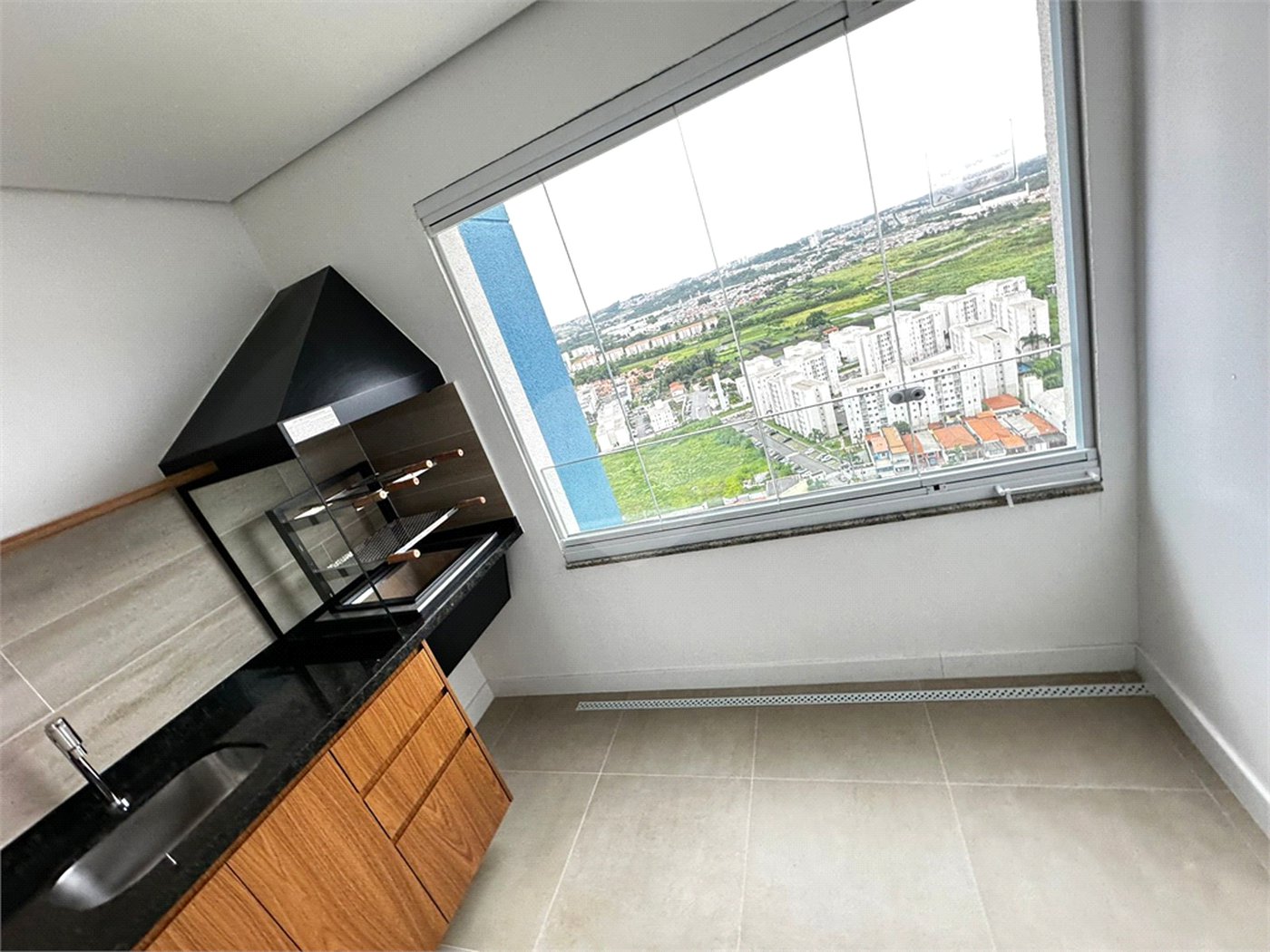 Apartamento para alugar com 1 suíte em Jardim Santa Helena, Suzano, SP
