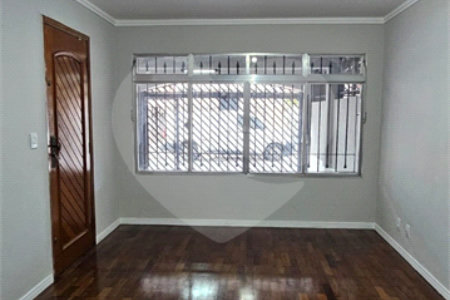 Sobrado à venda com 3 quartos, sendo 2 suítes, em Ferreira, São Paulo, SP