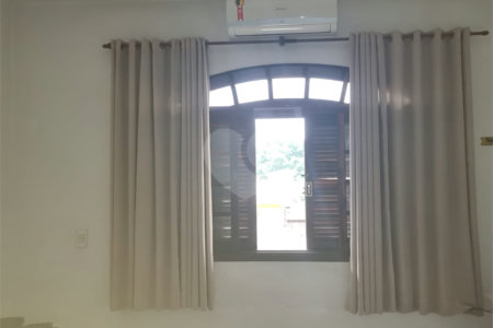 Sobrado à venda ou para alugar com 3 quartos, sendo 2 suítes,  em Ferreira, São Paulo, SP
