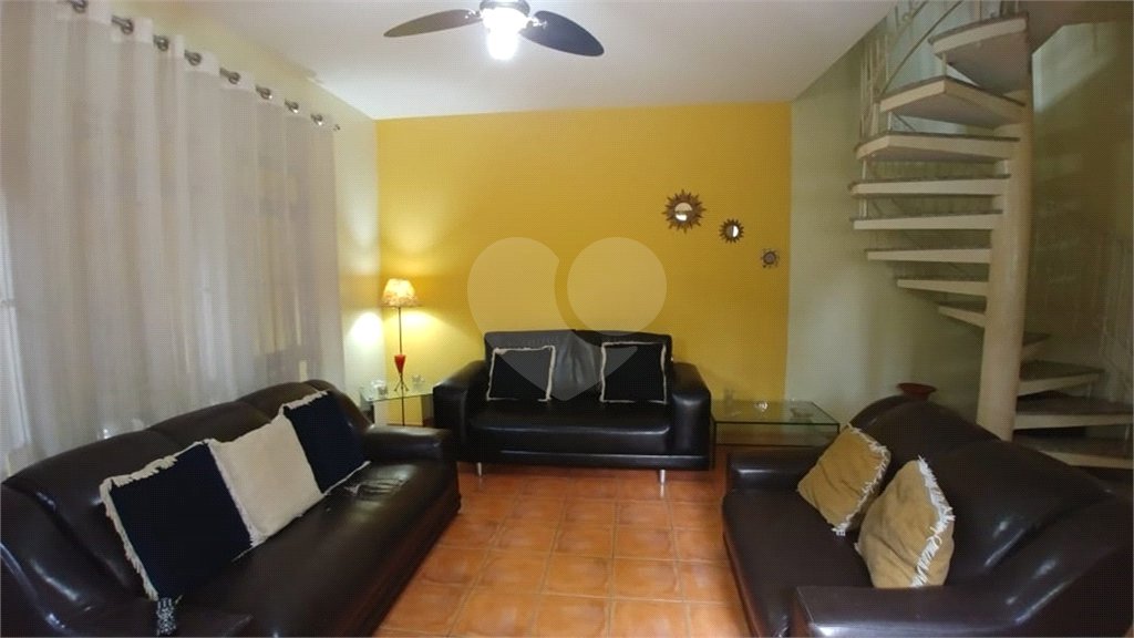 Sobrado à venda com 3 quartos, sendo 1 suíte,  em Tremembé, São Paulo, SP