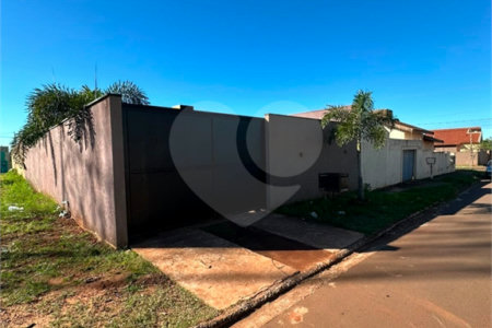 Casa à venda com 4 quartos, sendo 2 suítes, em Residencial Ponta Porã II, Ponta Porã, MS