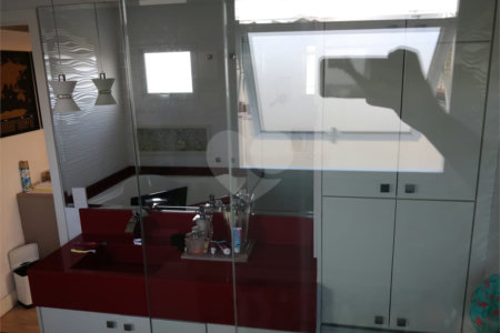 Sobrado à venda com 3 quartos, sendo 1 suíte,  em Vila Oliveira, Mogi das Cruzes, SP