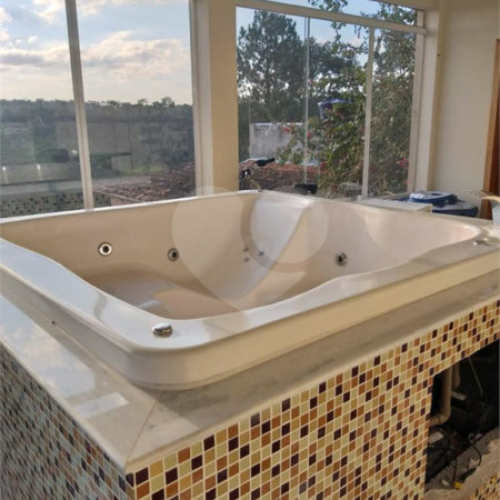 Chácara à venda com 3 suítes em Ribeirão dos Porcos, Atibaia, SP