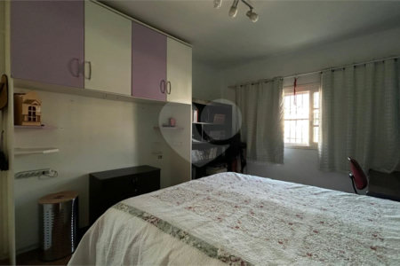 Casa à venda com 3 quartos, sendo 1 suíte, no condomínio Marcia Miyashiro, São Paulo - SP