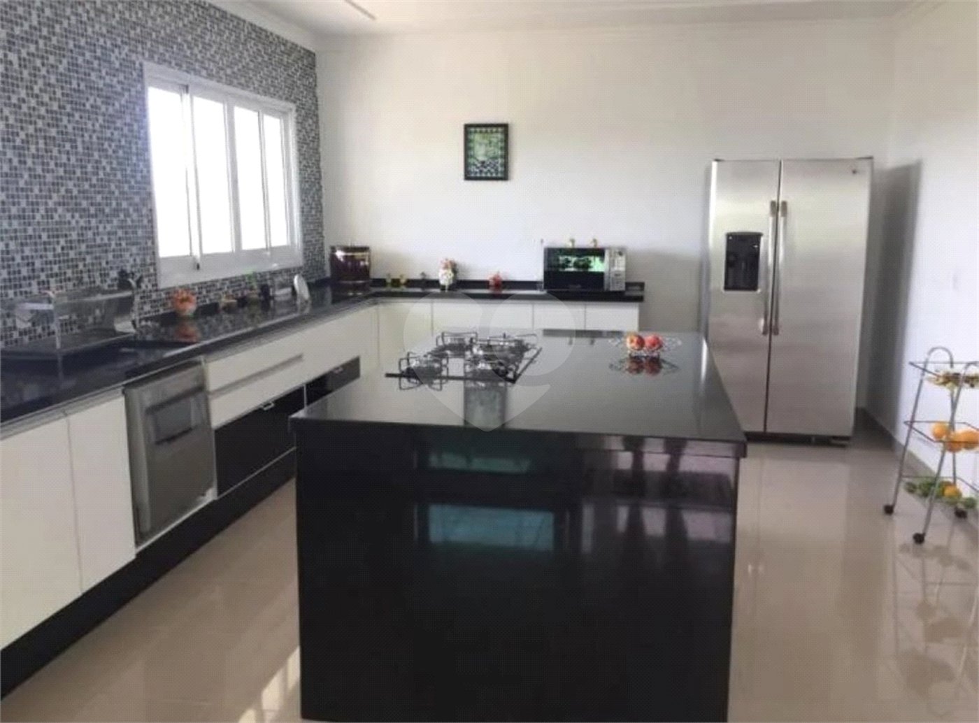 Condomínio à venda com 4 quartos, sendo 2 suítes, em Colinas do Paratehy, Mogi das Cruzes, SP