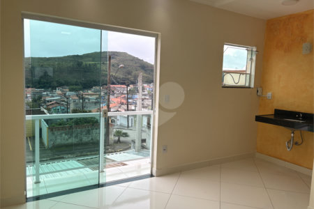 Sobrado à venda ou para alugar com 2 suítes em Jardim São Pedro, Mogi das Cruzes, SP