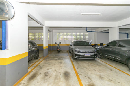 Apartamento à venda com 2 quartos, sendo 1 suíte,  em Bosque da Saúde, São Paulo, SP