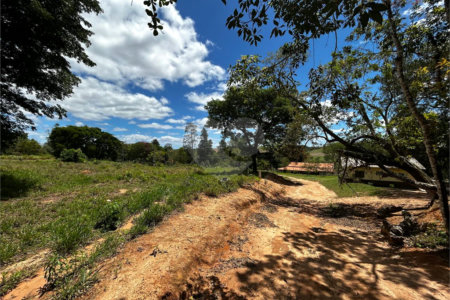 Sítio à venda com 2 quartos em Área Rural de Varginha, Itapetininga, SP