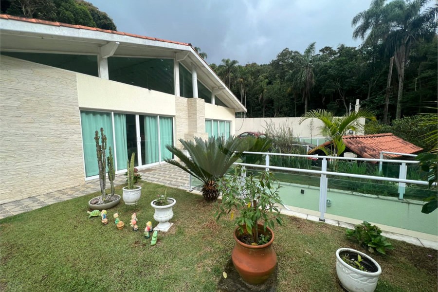 Casa à venda com 4 suítes no condomínio Parque Petrópolis 4 Secção, Mairiporã - SP