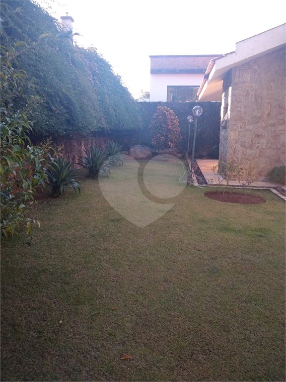 Casa à venda com 4 quartos, sendo 2 suítes, no condomínio Osato, Atibaia - SP