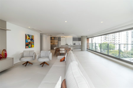 Apartamento à venda com 3 suítes em Campo Belo, São Paulo, SP