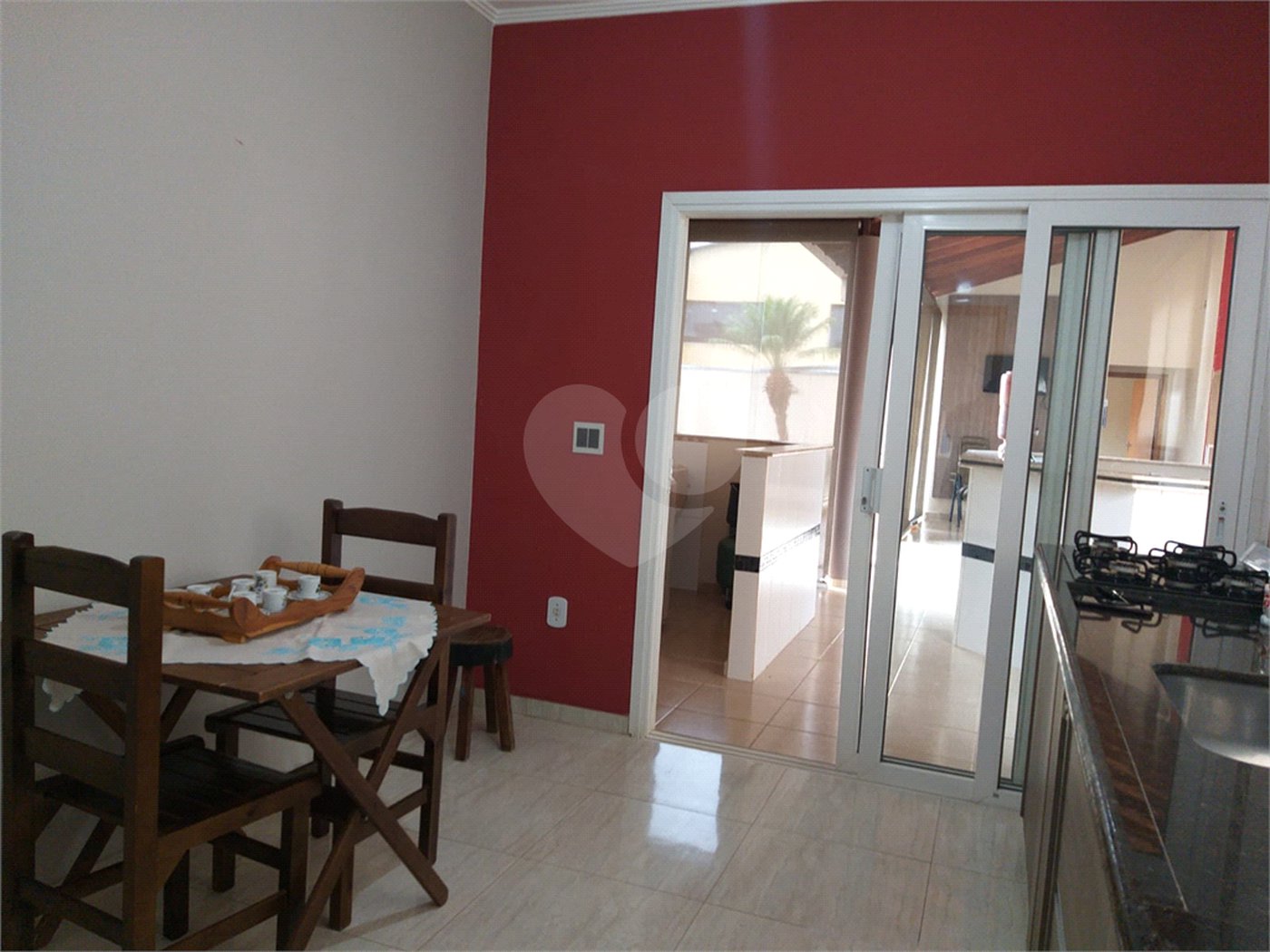 Casa à venda com 3 quartos, sendo 2 suítes, em Jardim das Estações (vila Xavier), Araraquara, SP