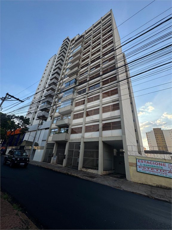Apartamento à venda com 3 quartos, sendo 1 suíte, no Centro, Ribeirão Preto, SP