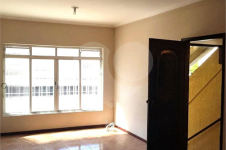 Sobrado à venda com 3 quartos, sendo 1 suíte, em Cidade Vargas, São Paulo, SP