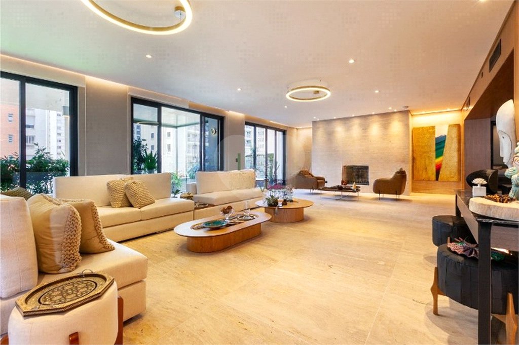 Apartamento à venda com 3 suítes em Cerqueira César, São Paulo, SP