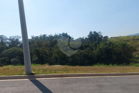 Terreno à venda no condomínio Jardim Steck, Louveira - SP
