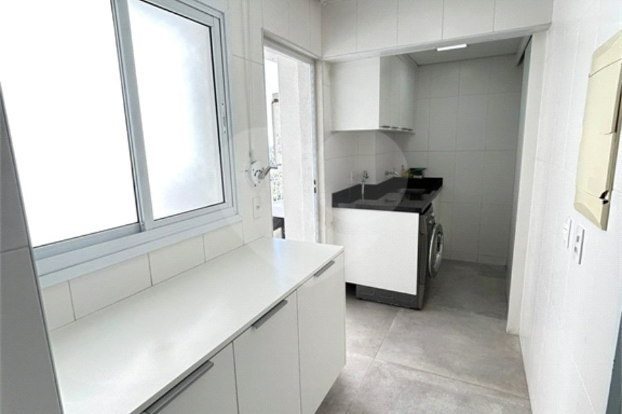 Apartamento à venda com 3 suítes em Barra Funda, São Paulo, SP