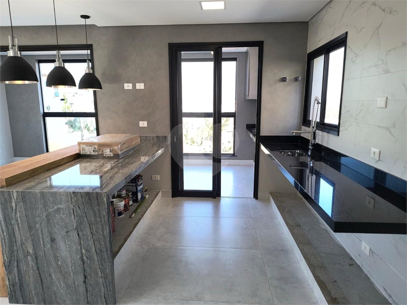Casa à venda com 3 quartos, sendo 1 suíte, no condomínio Bella Città - Fazenda Rodeio, Mogi das Cruzes - SP