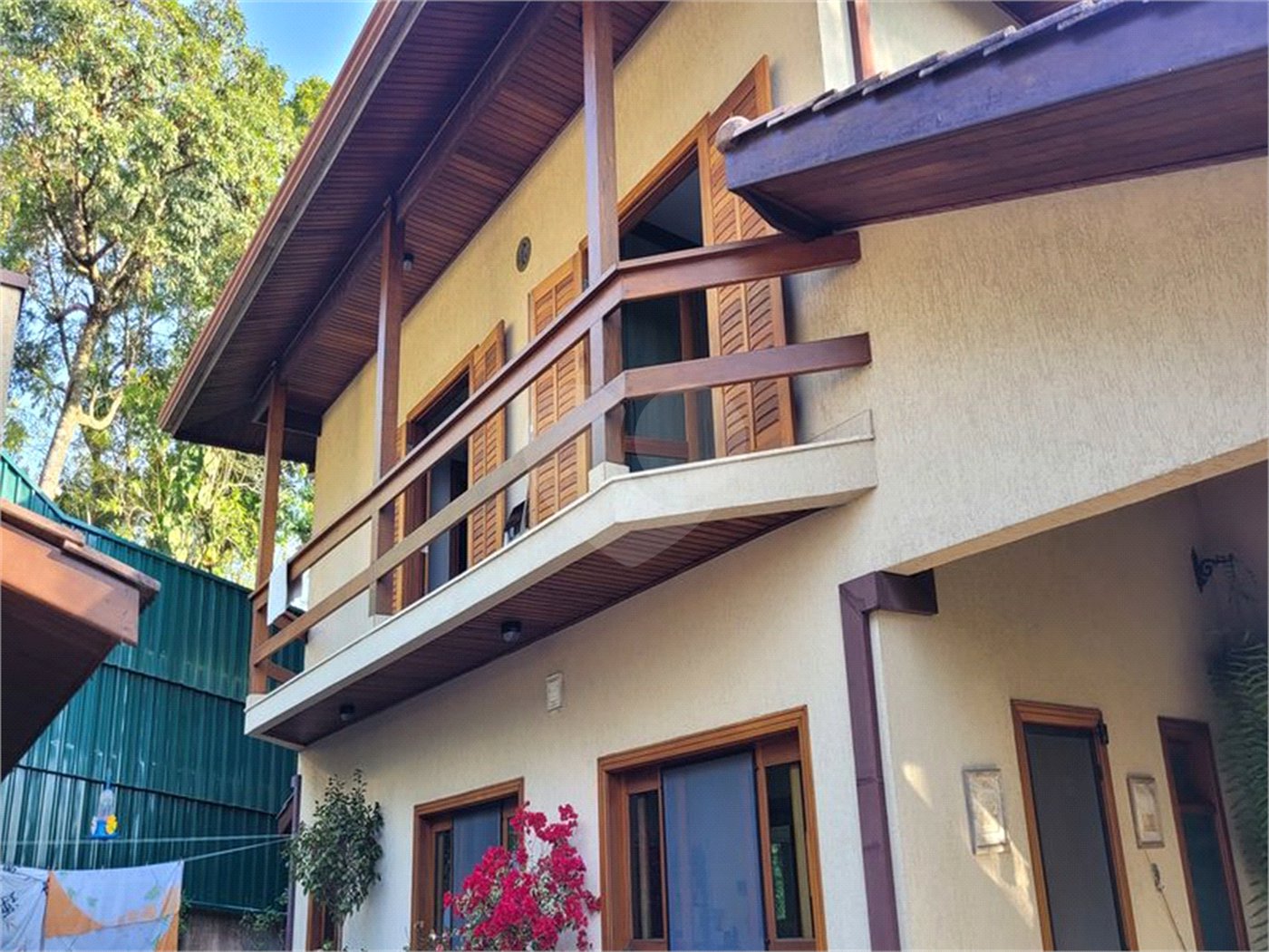 Casa à venda com 4 quartos, sendo 2 suítes, no condomínio Alpes da Cantareira, Mairiporã - SP