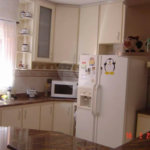 Casa com 3 dormitórios sendo 1 suíte, escritórios, 2 salas, cozinha, 3 vagas de garagem.