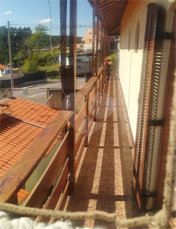 Linda casa com 3 suítes a venda na Vila Pasti em Louveira
