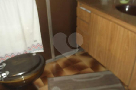 Casa térrea à venda na Saúde - terreno plano 250m² - 3 Quartos/5 Vagas