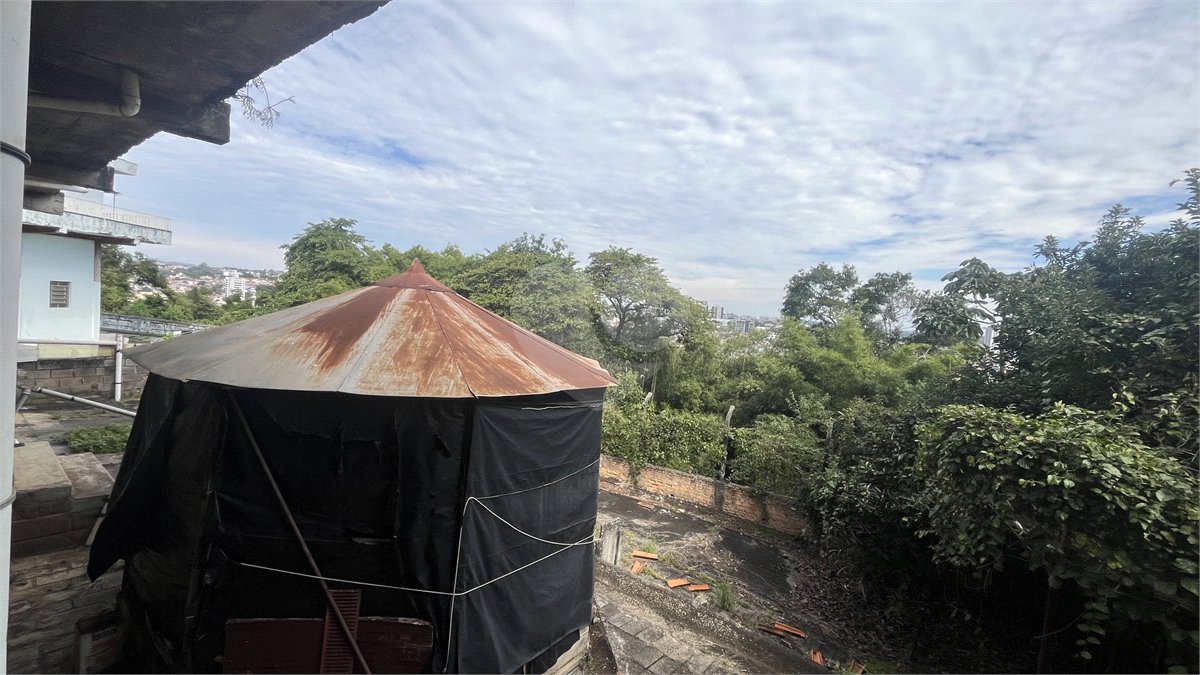 Casa Térrea com 3 dormitórios no Centro de Atibaia