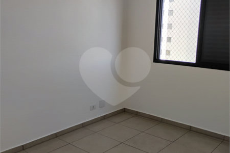 Vende-se apartamento na Vila Mascote