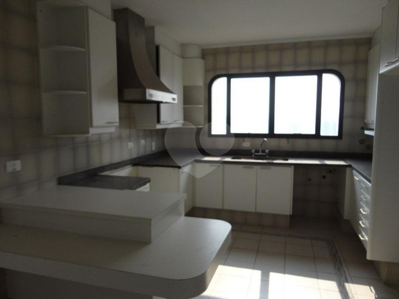 APARTAMENTO PARA VENDA OU LOCAÇÃO COM 6 DORMITÓRIOS ALTO PADRÃO