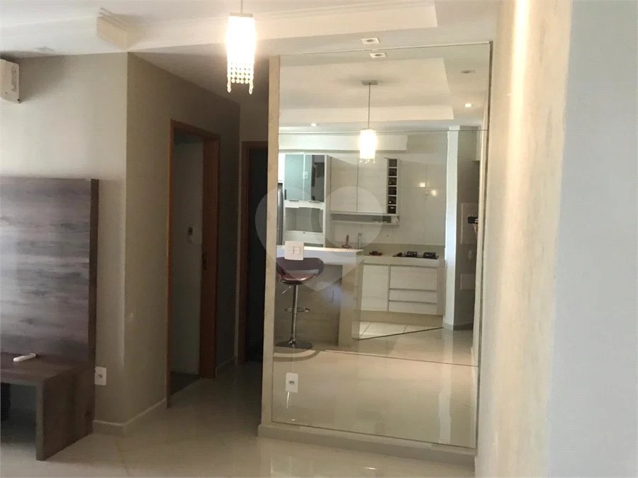 APARTAMENTO MOBILIADO EM FRENTE AO SHOPPING 02 DORMITÒRIOS