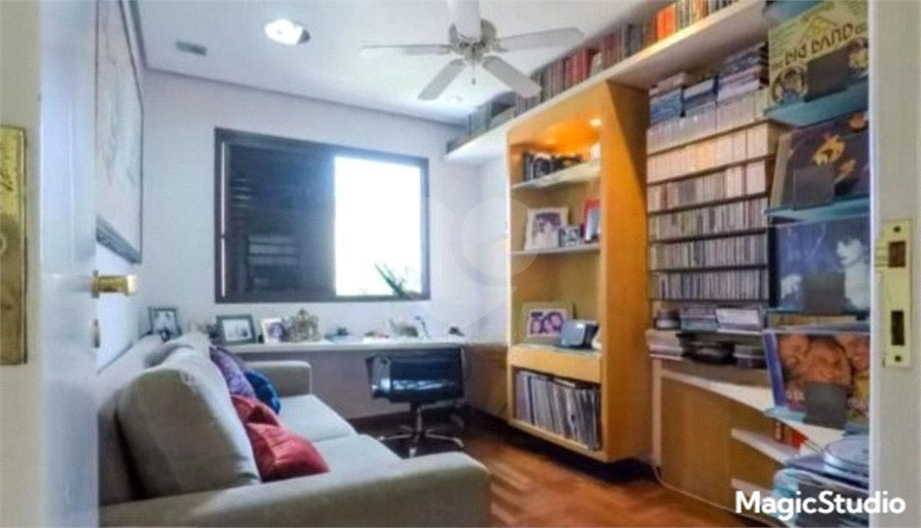 Apartamento com 187m² , 4 dormitórios , sendo 1 suíte , 3 vagas , para locação na Vila Mariana.