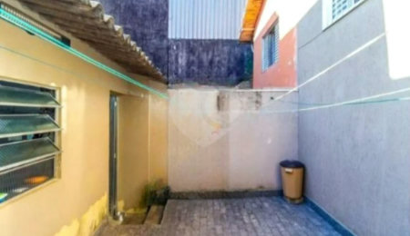 Casa à venda com 4 quartos, sendo 1 suíte,  em Vila Tolstoi, São Paulo, SP