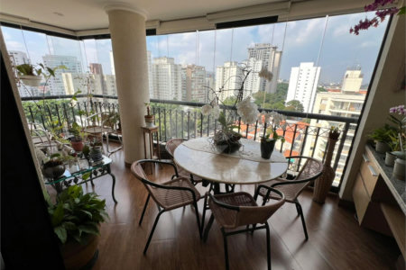 Apartamento à venda com 2 suítes em Campo Belo, São Paulo, SP