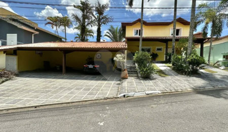 Casa de Condomínio SP II - 4 suítes, piscina, salão de festas gourmet, sauna, home office!